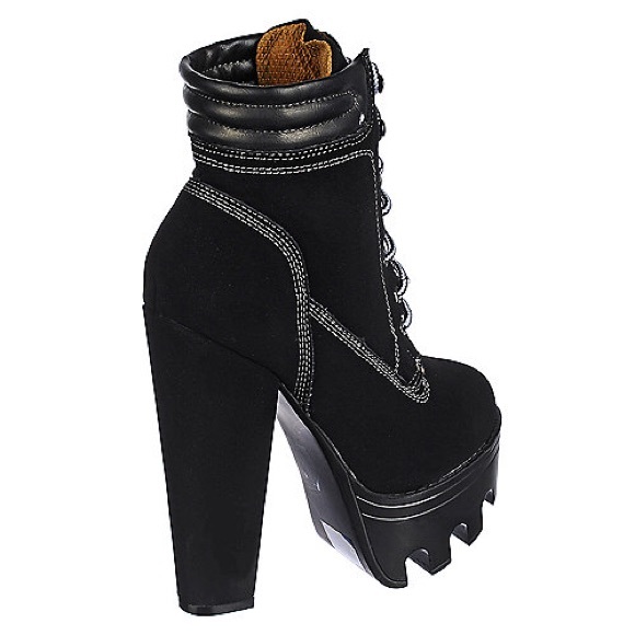 🆕Taryn | Lug Sole Lace Up Booties - Picture 7 of 7